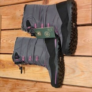 Girls Kamik Cassia Snow boots size 3